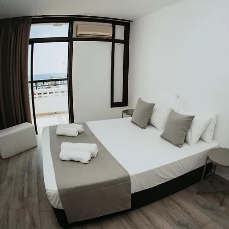 Ovis Apartahotel